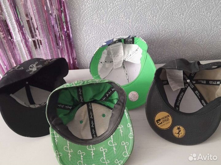 Кепки новые