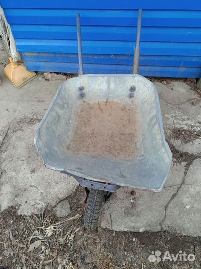 Инструменты и материалы для сада