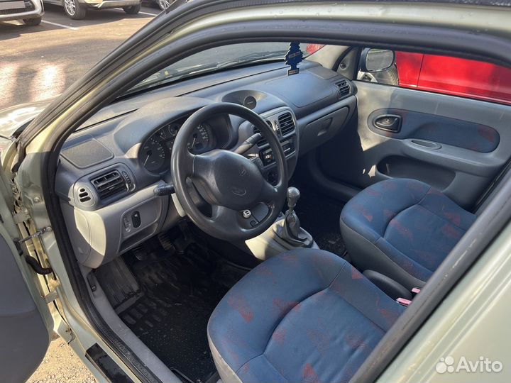 Renault Clio, 2002