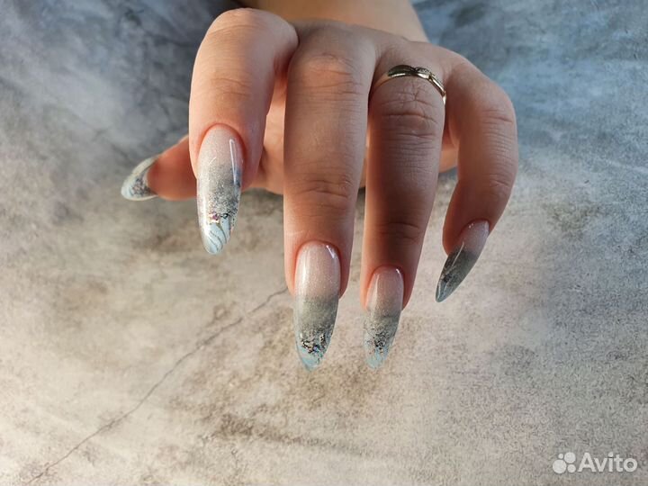 Модель на наращивание ногтей