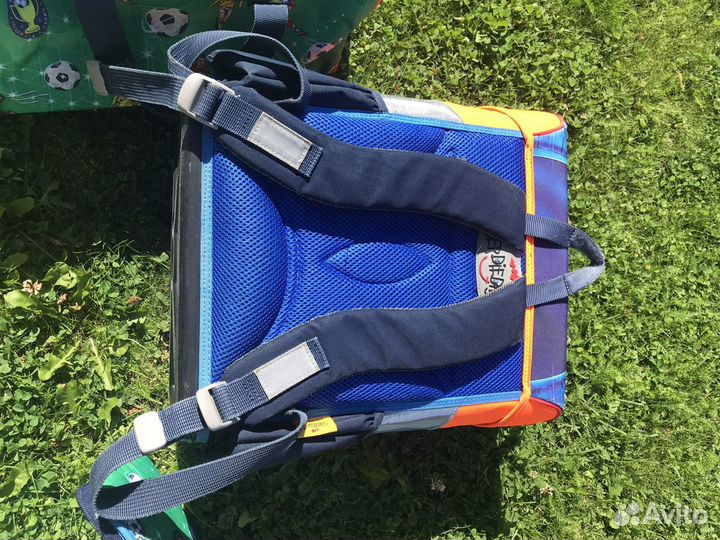 Школьный рюкзак со спортивной сумкой и пеналами De