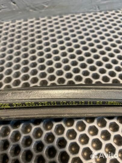 Уплотнительная резинка боковой двери задняя левая