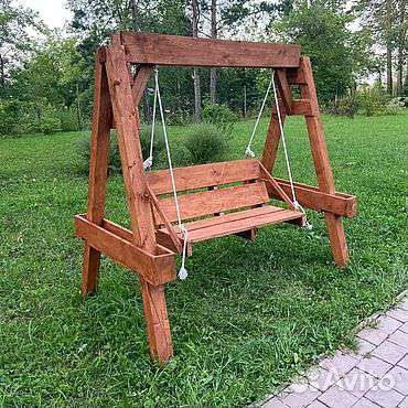 Садовые качели из дерева