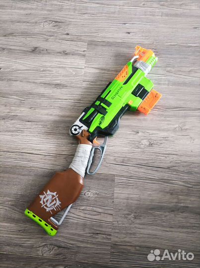 Бластер Нерф Зомби Страйк Слингфаер. Хасбро