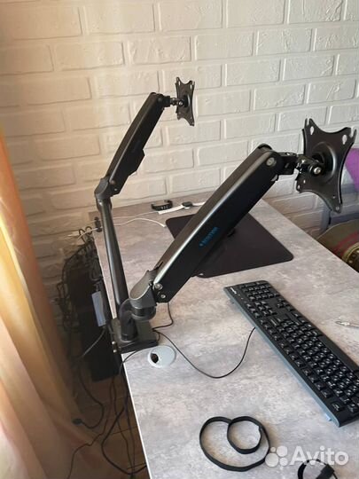 Настольный кронштейн для мониторов kromax