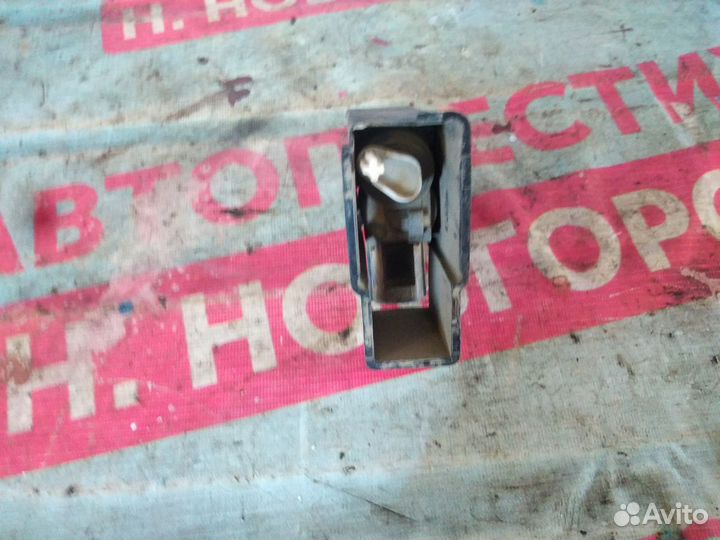 Механизм открывания лючка бензобака Форд Фокус 2