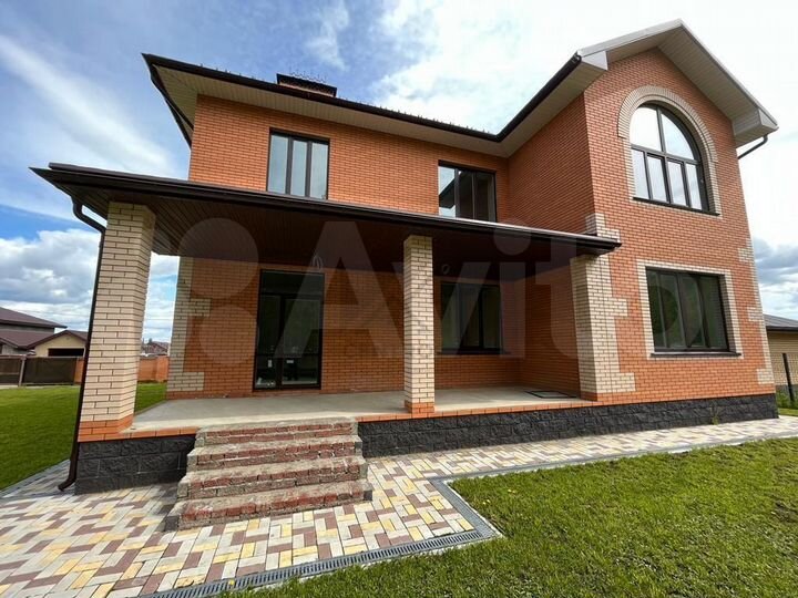 Дом 255,7 м² на участке 11,8 сот.