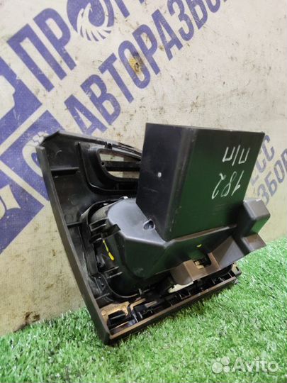 Дефлектор воздушный передний правый Renault