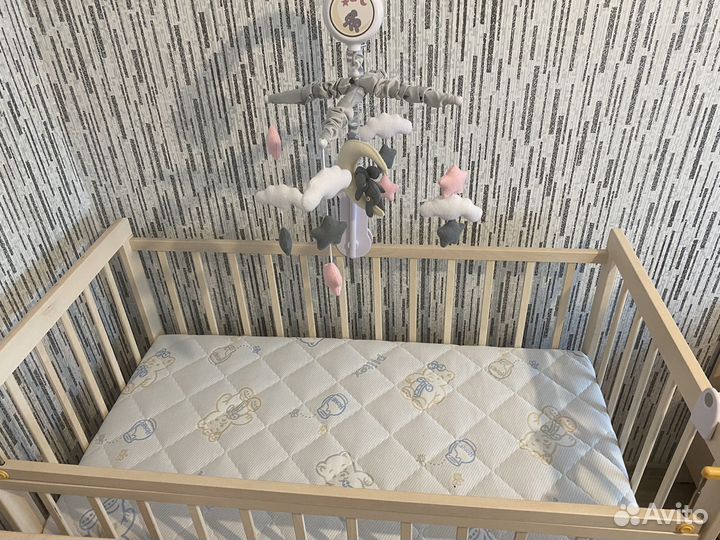 Кроватка с матрасом