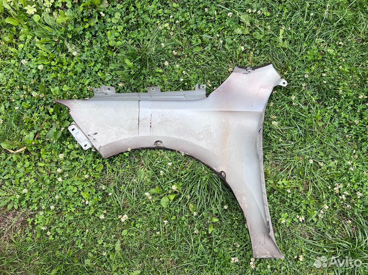 Крыло переднее правое skoda rapid 2019