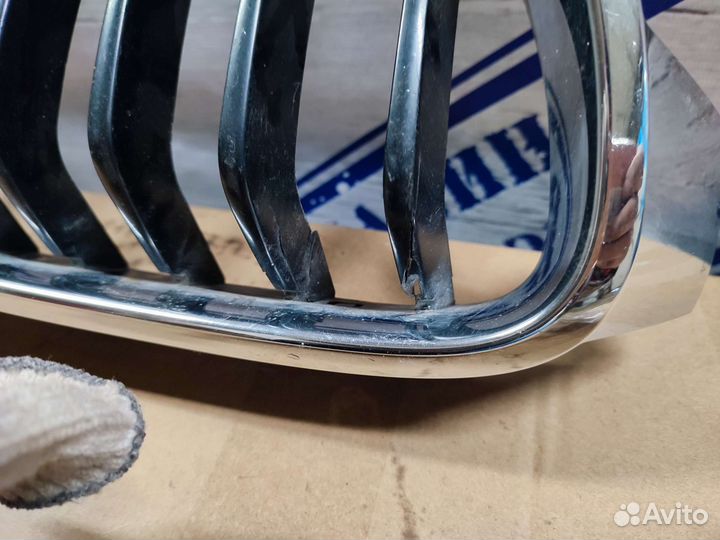 Решетка радиатора правая для BMW 3серия F30 дефект