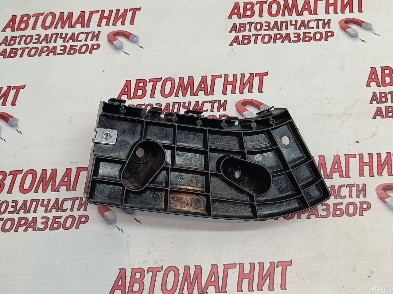 Кронштейн заднего бампера правый Lixiang L7