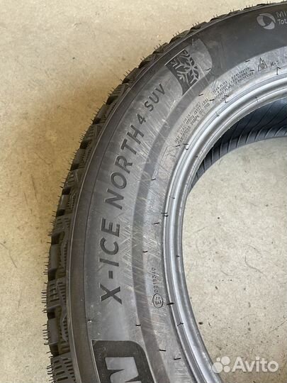 Michelin X-Ice North 4 SUV 275/40 R21 107T