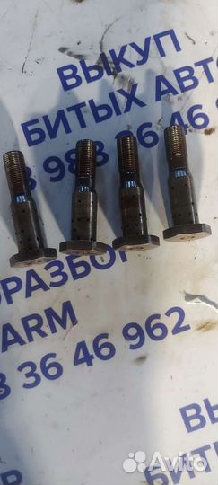 Болт распредвала на Dodge Caravan