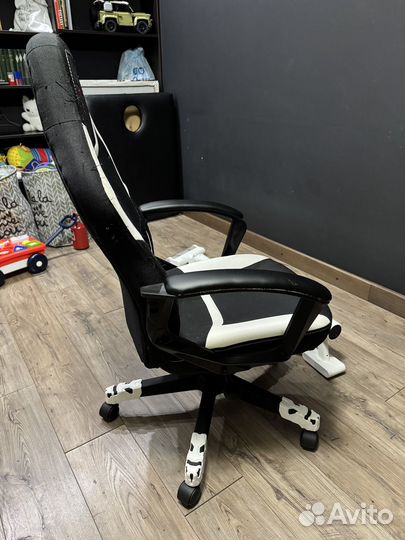 Компьютерное кресло