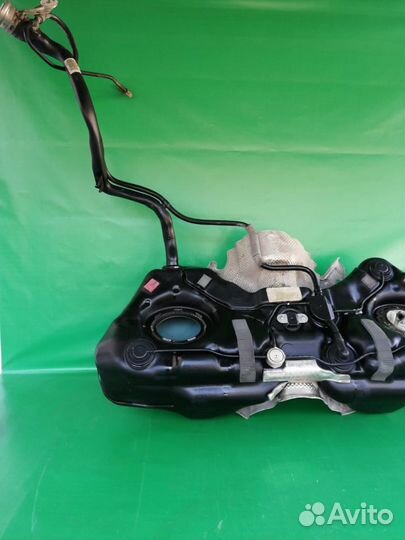 Бензобак Mercedes W212 2009-2013 1.8л m271