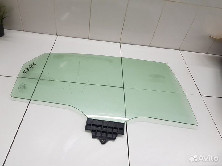 Стекло двери заднее левое двойное (Genesis G80 I)