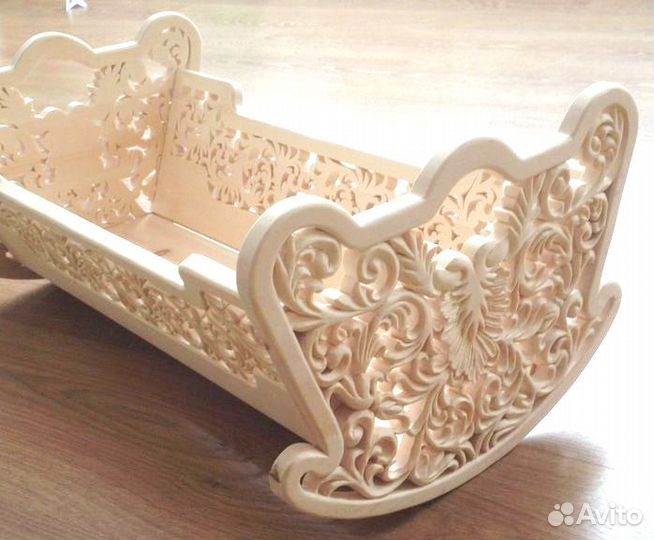 Резная люлька для младенца