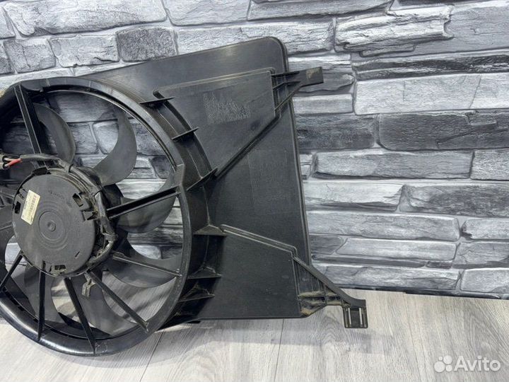 Вентилятор радиатора Ford Focus 3 pnda 2012