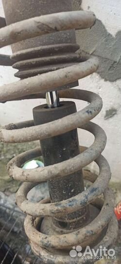 Задние стойки Митсубиси каризма