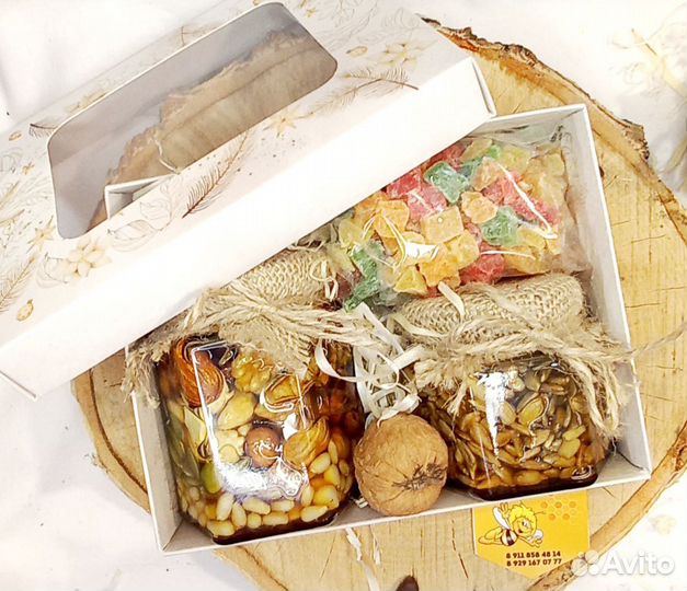 Подарочные наборы /орехи в меду /чай