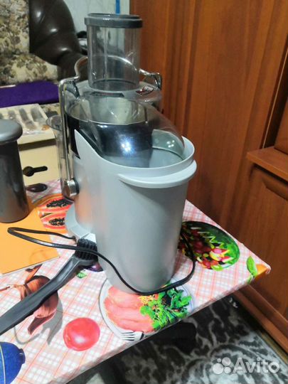 Набор ножей, сока выжималка