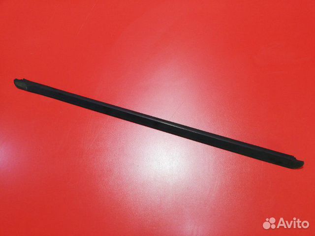 Молдинг стекла двери внешний передний левый