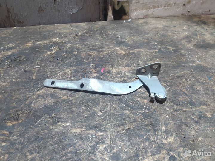 Петля капота левая Ford Mondeo I (1993—1996) 1, I, FD