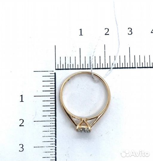 Золотое кольцо с камнем 16р