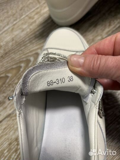 Кроссовки натуральная кожа 37 38