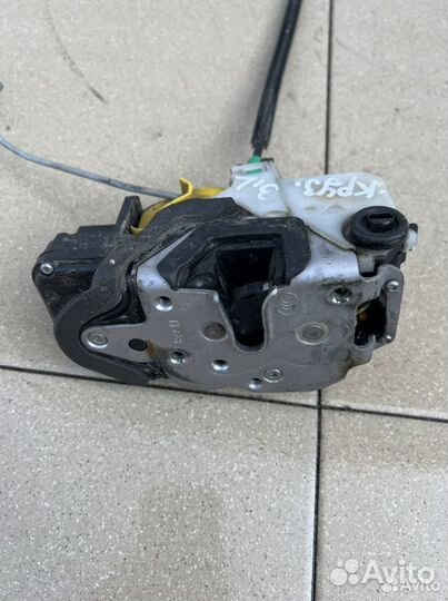 Замок двери задний левый Chevrolet Круз