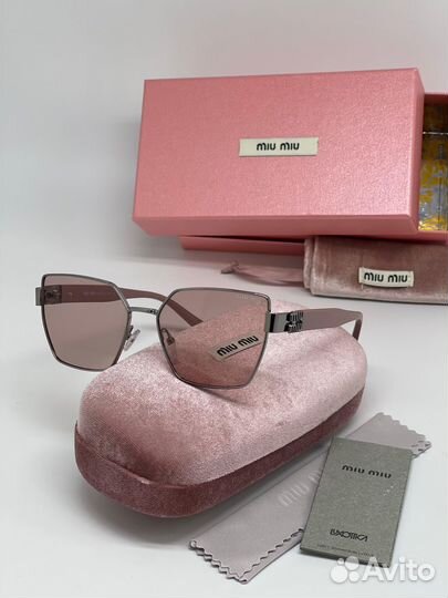 Солнцезащитные очки miu miu женские