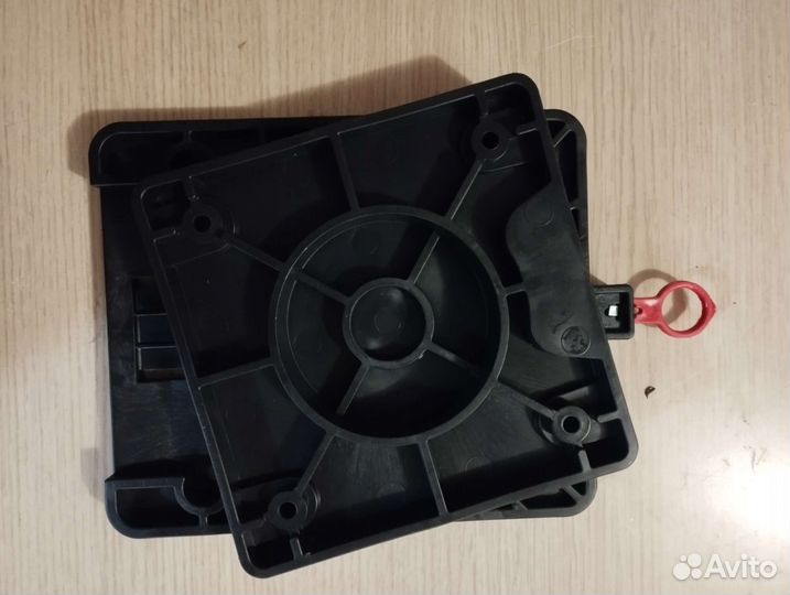 Поворотный механизм для сиденья в лодку