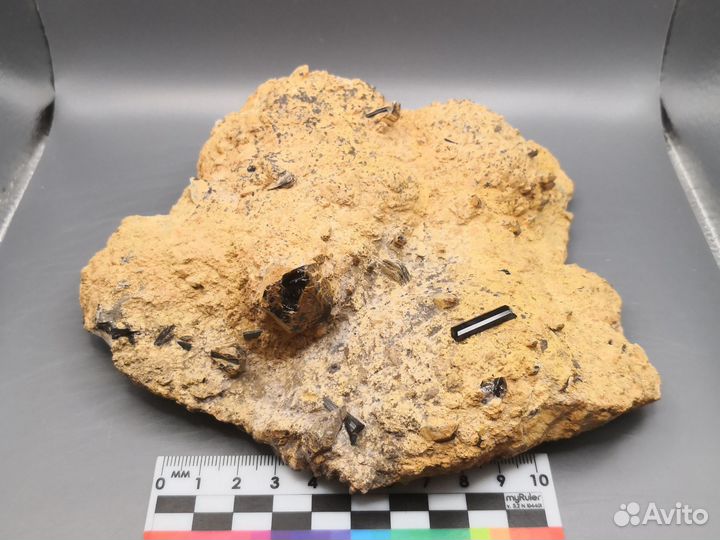 Дымчатый кварц, альбит, мусковит, шерл