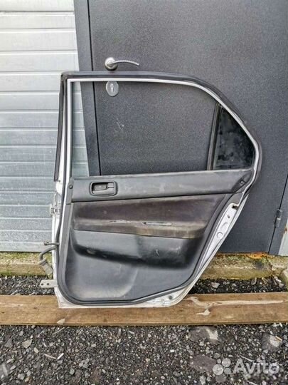 Дверь задняя правая (Mitsubishi Lancer)