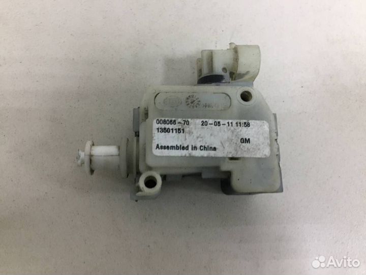 Активатор замка крышки бензобака Chevrolet Cruze J