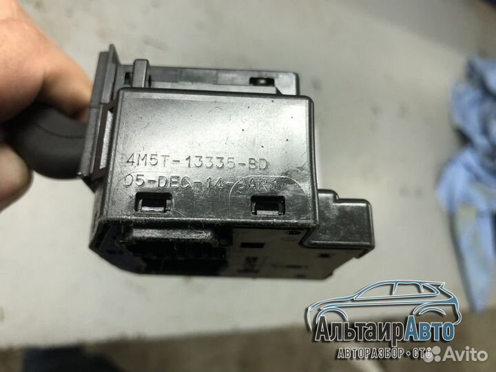 Подрулевой переключатель поворотов Ford Focus 2