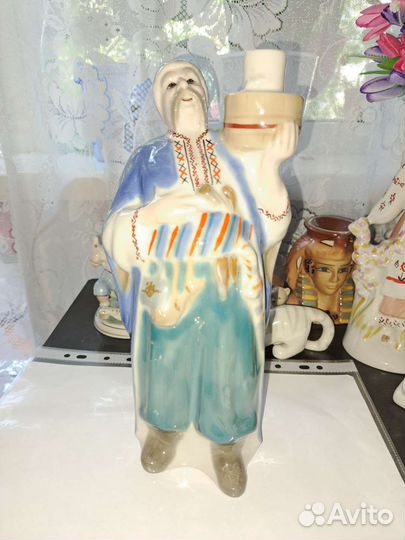 Фарфоровые статуэтки СССР казак с бочёнком