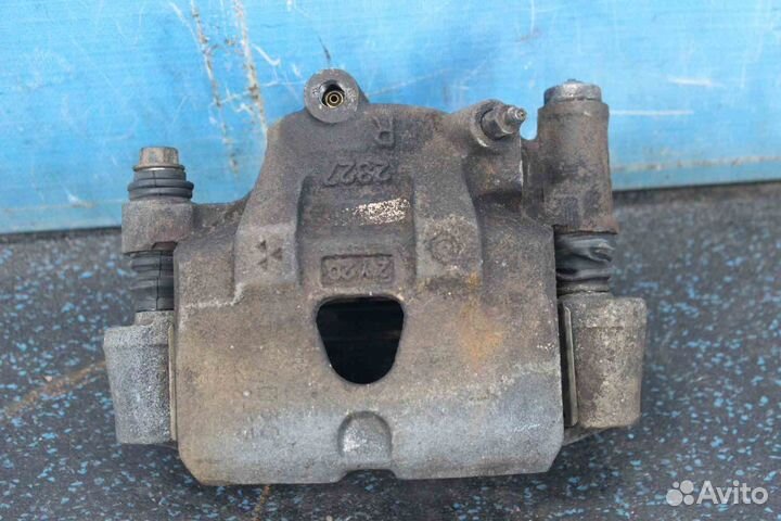 Суппорт Mitsubishi Pajero (Митсубиси Паджеро) V44W