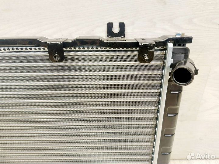Радиатор охлаждения LADA Granta