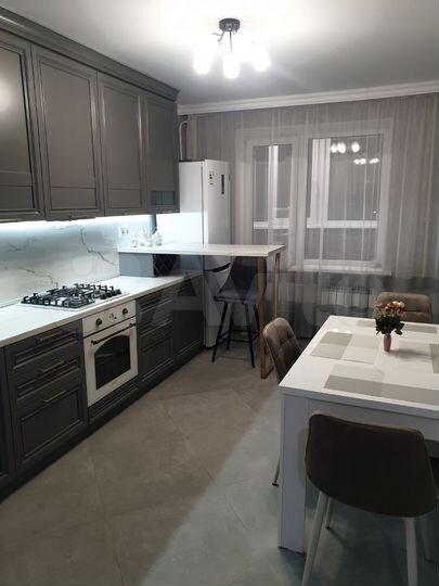 3-к. квартира, 83 м², 4/10 эт.