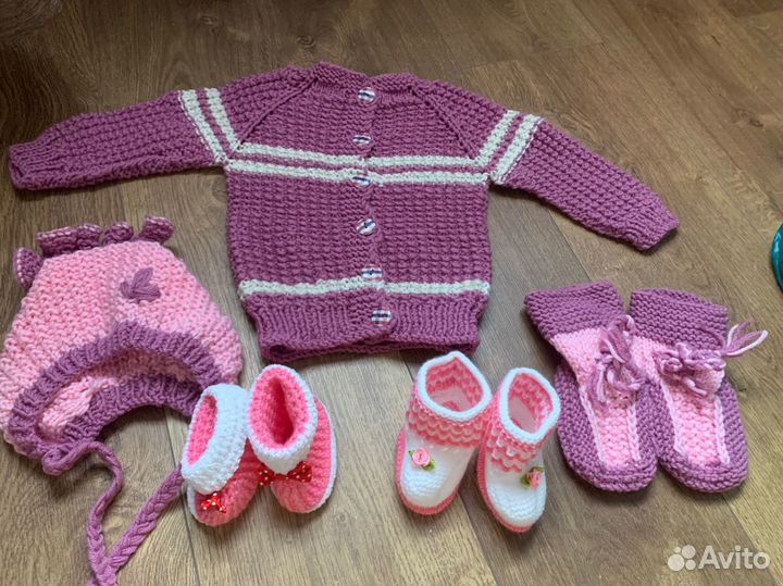 Кофта, пинетки, шапка