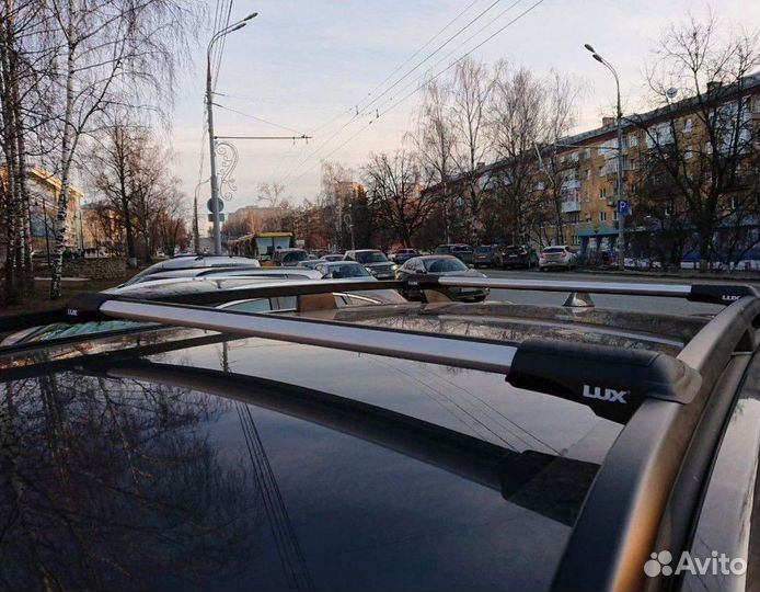 Багажник для автомобилей с рейлингом не выпирающий