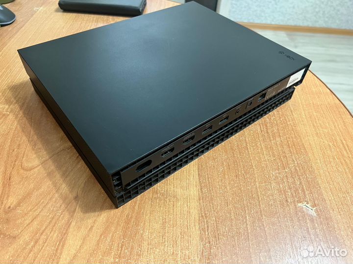 Xbox one x 1tb