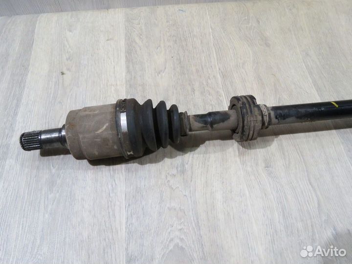 Привод передний правый Honda Civic 4D