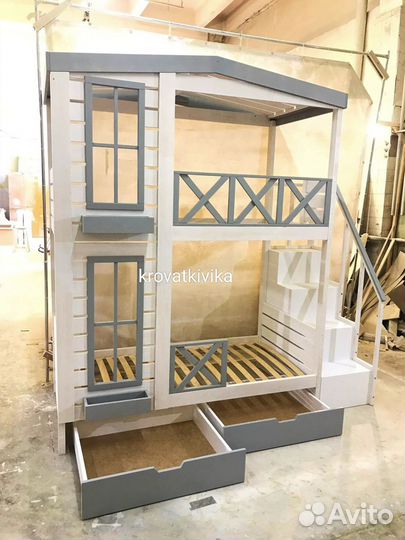 Детская двухъярусная кровать домик из массива