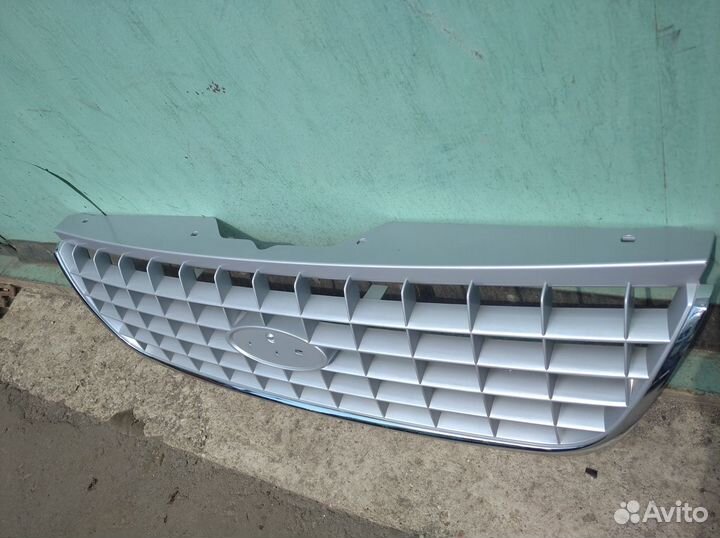 Решетка радиатора Ford Explorer 2001-2005