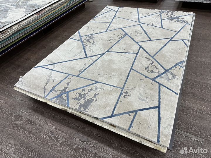 Ковер новый 1.6х2.3м