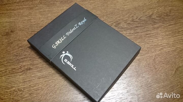 Новая озу 32gbDDR4 4000mhz g.skill TridentZ royal