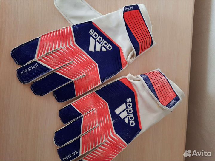 Вратарские перчатки adidas